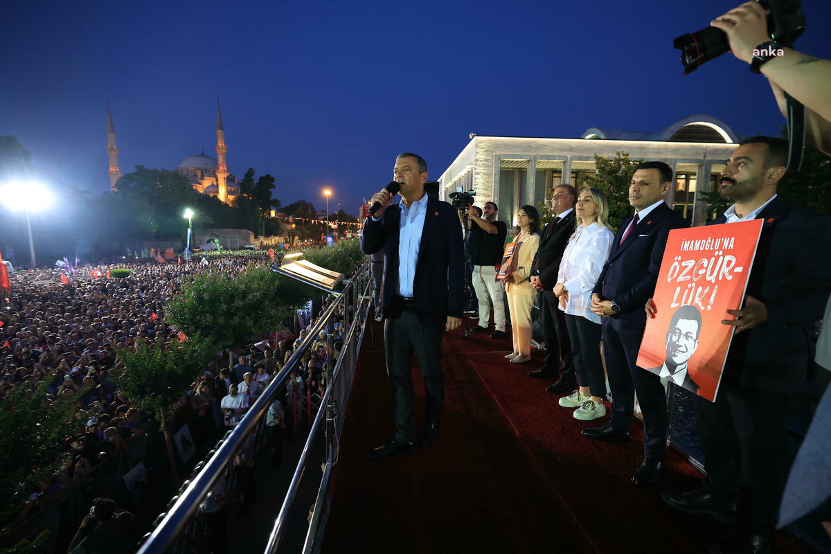 İmamoğlu'nun tutuklanmasının 100. günü: Özel Saraçhane'de binlere seslendi